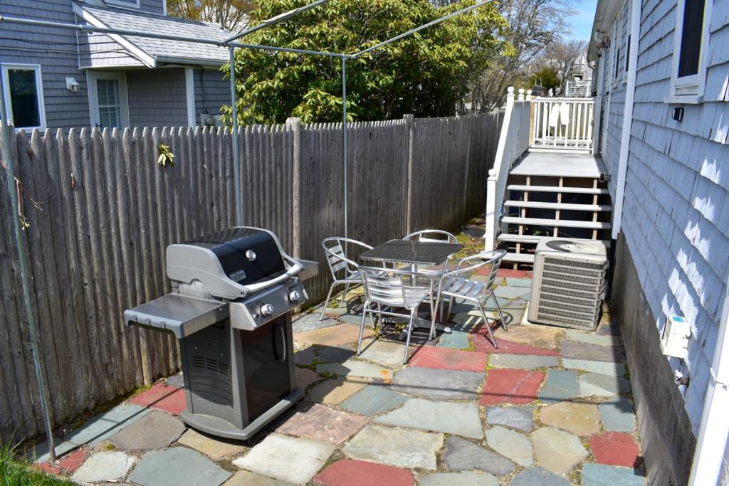 Seaside Serenity, Just A Block /0.1 Mile Away From The Beach Yarmouth Port 外观 照片