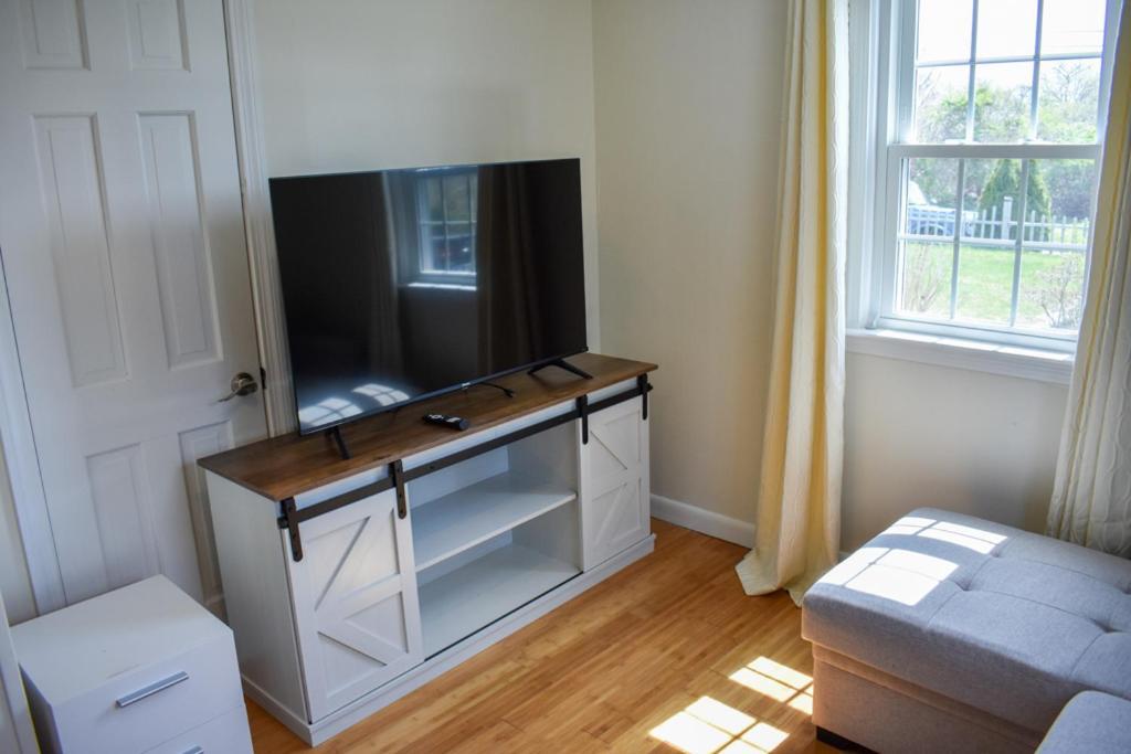 Seaside Serenity, Just A Block /0.1 Mile Away From The Beach Yarmouth Port 外观 照片
