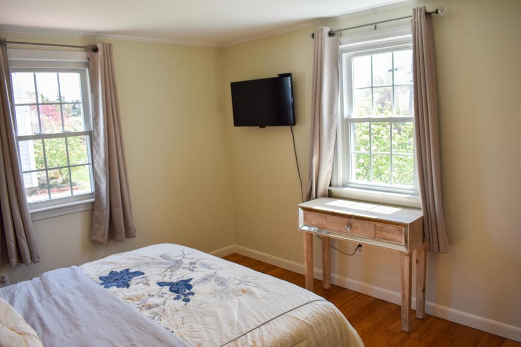 Seaside Serenity, Just A Block /0.1 Mile Away From The Beach Yarmouth Port 外观 照片